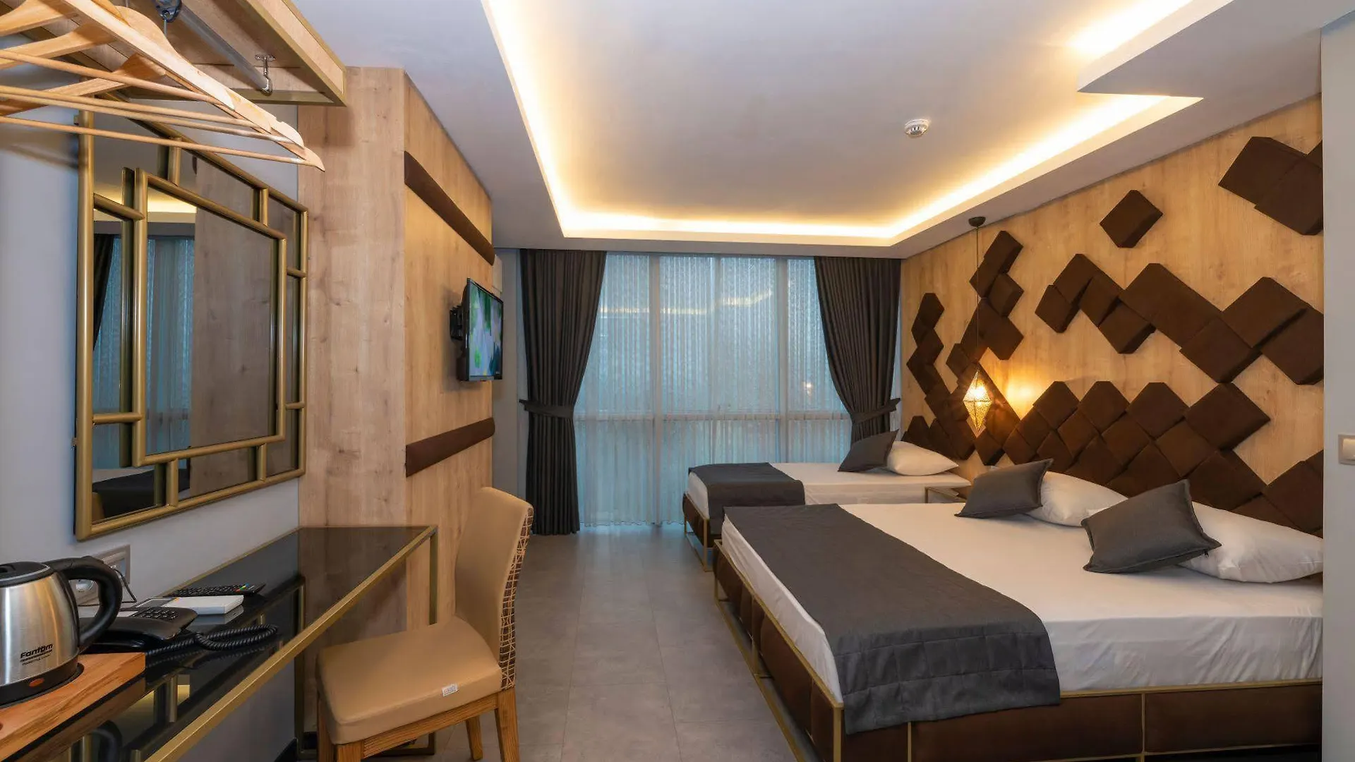 Fly And Stay Airport Hotel Istanboel